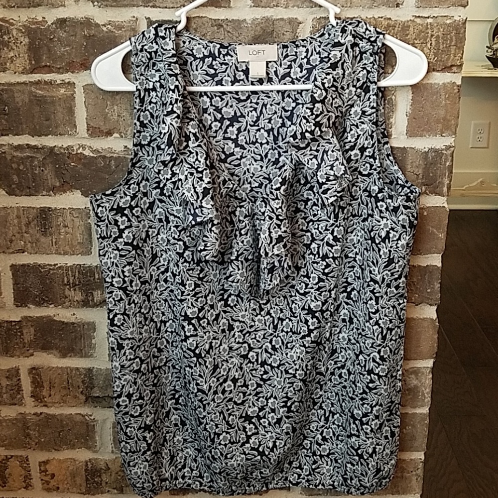 💥🎪❤LOFT Sleeveless Floral Blouse